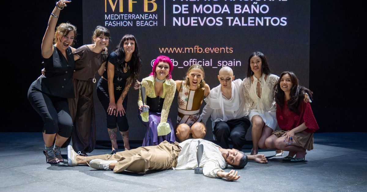 Josu Santos, Premio Nacional de Moda Baño 2026: "La colección Rizoma habla de Galicia y en la gente que me rodea"